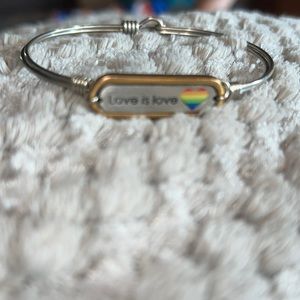 ❄️Luca‎ + DANNI "LOVE IS LOVE" bracelet, pride